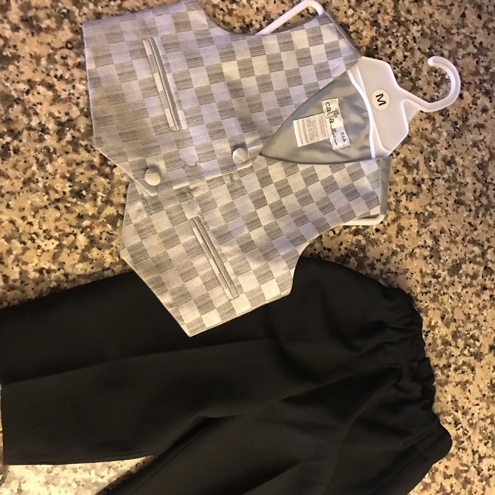 Boys silver vest and black pants appx 12 mths